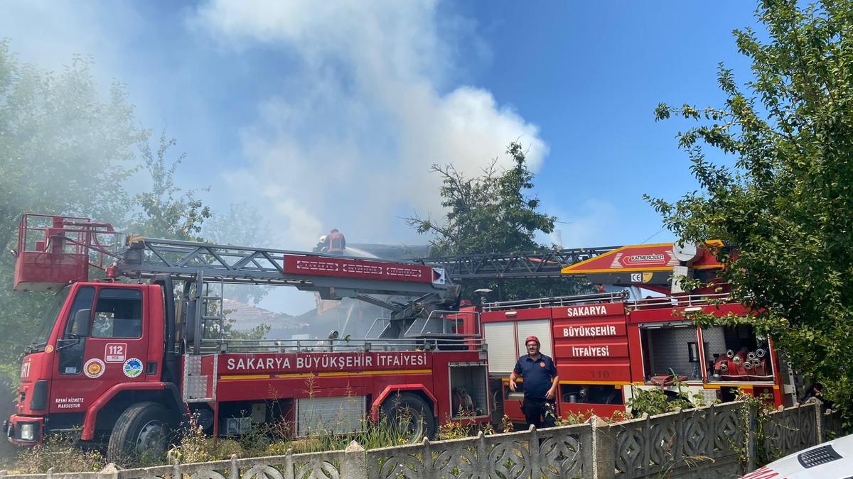 Küçücek'te ev yandı